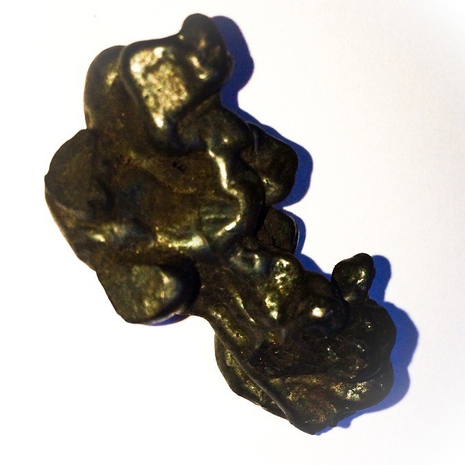 Lek Lai Tham Dtad Yen (Grade A) Magically Extracted Adamantine Substance 4 x 2 x 3 Cm - Cold Cut from Holy Cave with Incantations and Ceremony - blessed by the Khao Or Masters