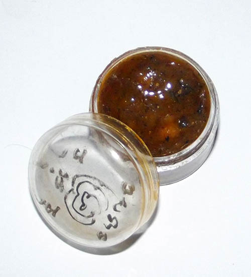 See Peung Nam Man Plai Sanaeh Nang Plee Dtalab Kroo - Potion spell to gain back a lost lover - Ajarn Wirataep Yan Kroo Prasit