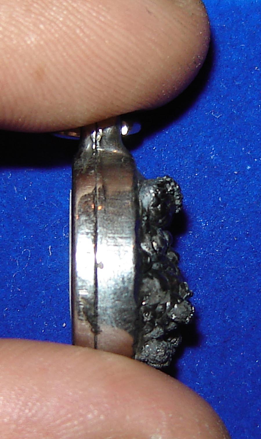 Rae Koh Larn (Lek Lai related Elemental from Koh larn island) 2Cm x 1.5 Cm - good health and wealth increasing amulet
