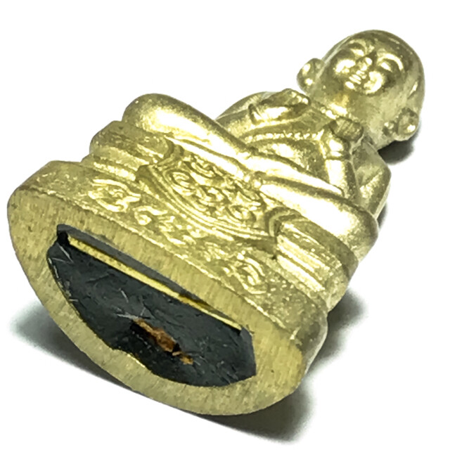 Kumarn Taep Jinda Ud See Pheung Khiaw Gesa Jiworn Nuea Chanuan Metal Statuette + Prai Oil + Monks Hair + Takrut + Civara Robe - Luang Por Rat Wat Pha Hwaay