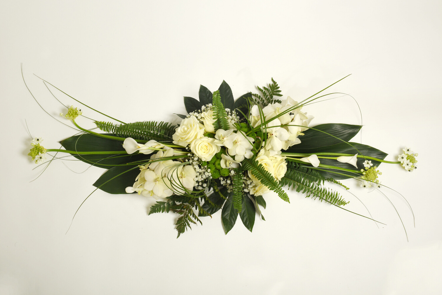 lang bloemstuk met Vanda orchideeën
