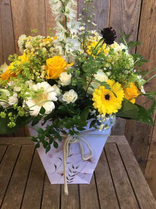 Groot Veldboeket Met Gele En Witte Bloemen