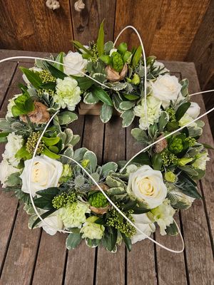 Krans 40 cm witte bloemen
