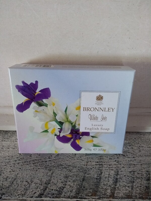 Duo zeep White iris