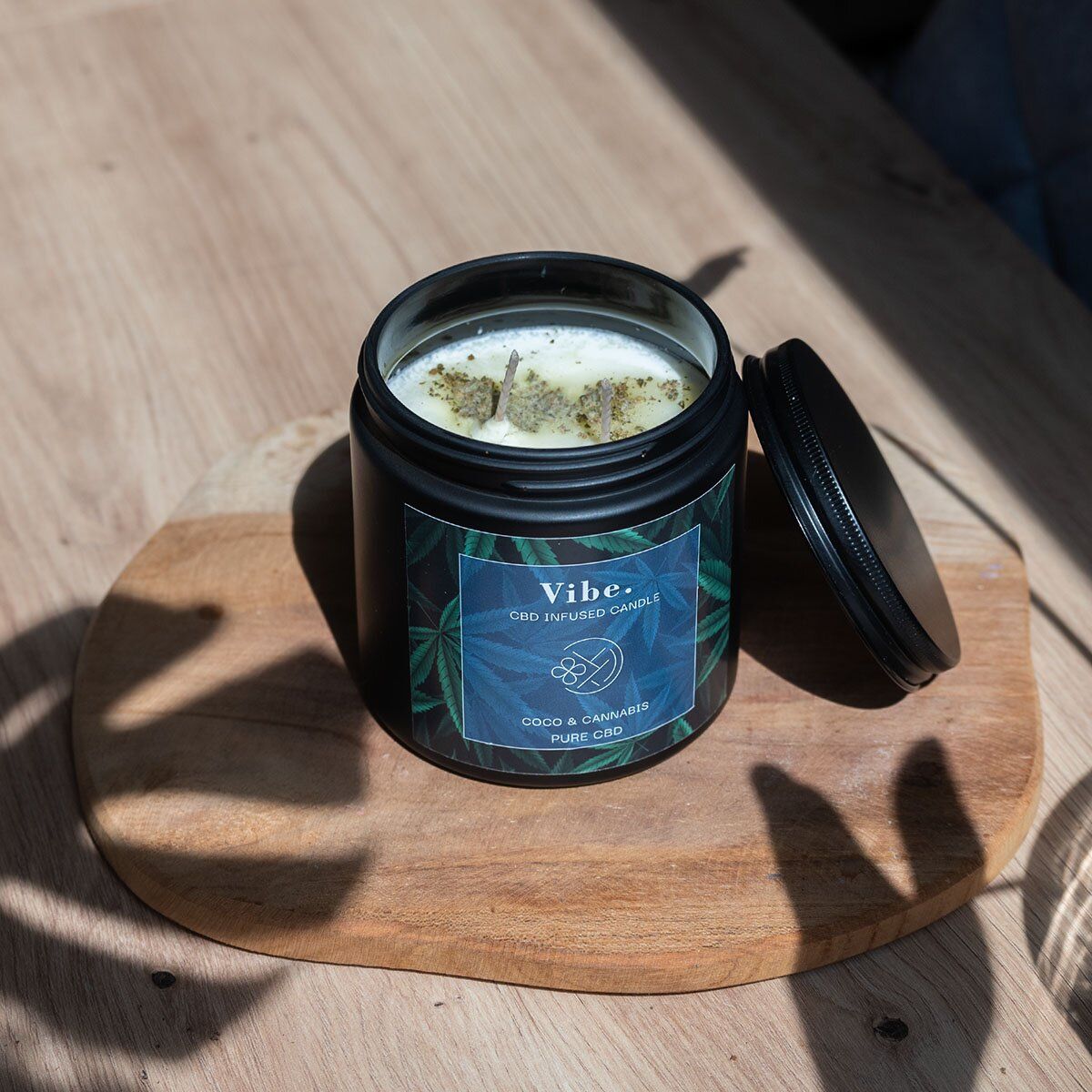 Candle Brothers - CBD Infused Geurkaars &quot;Vibe&quot; - Coco &amp; Cannabis