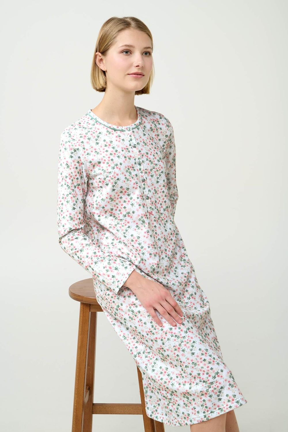 Vamp - Nachthemd met bloemenprint – zachte voeringstof en knoopsluiting- Green Frosty