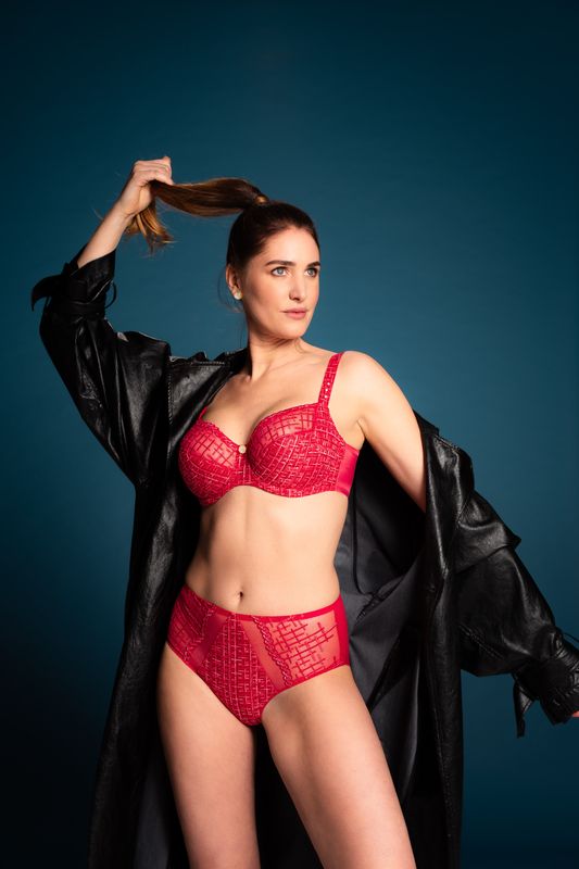 Louisa Bracq – High-Waist Brief “Tweegy” – Red
