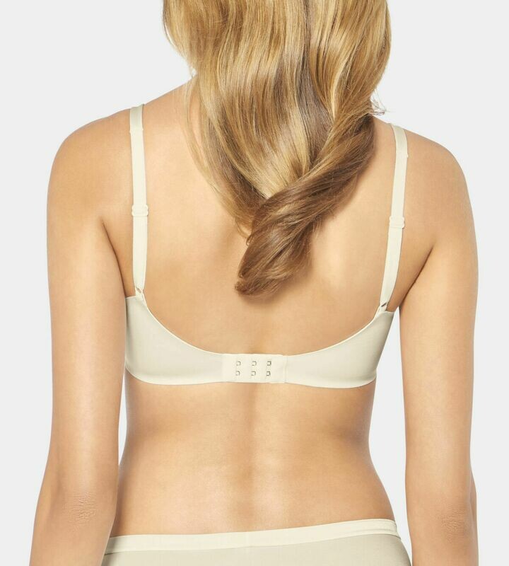 Triumph - Body Make-Up Soft Touch WP - Ecru