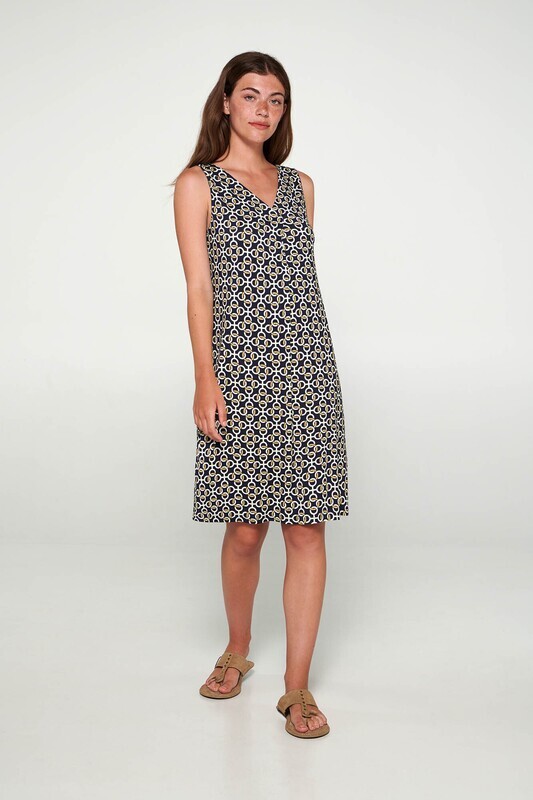 "Graphic Elegance: Vamp’s Geometric Pattern Summer Dress"