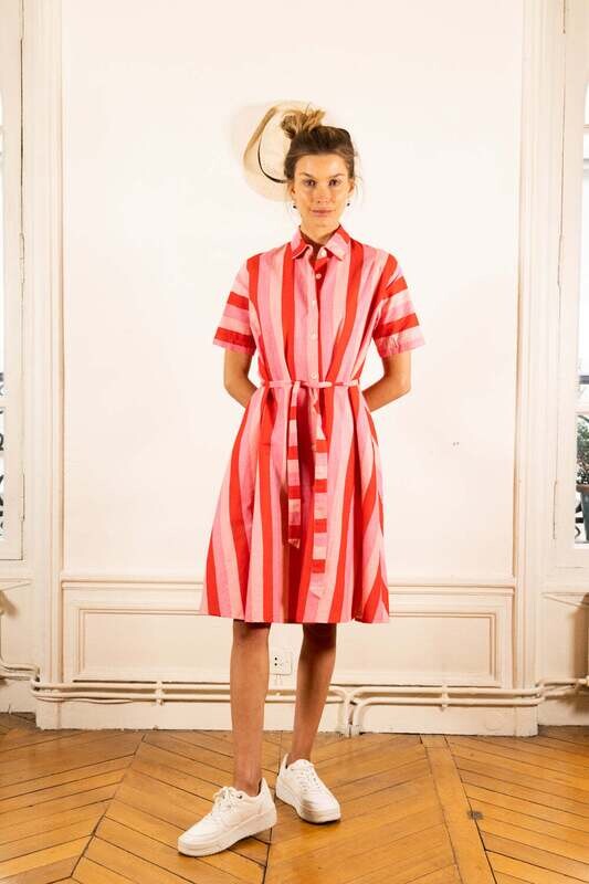 Judith Lacroix - Zomerkleed 100% katoen "Kiaraorleanrose" Rood/fushia gestreept - Judith Lacroix - Zomerkleed 100% katoen "Kiaraorleanrose" Rood/fushia gestreept -