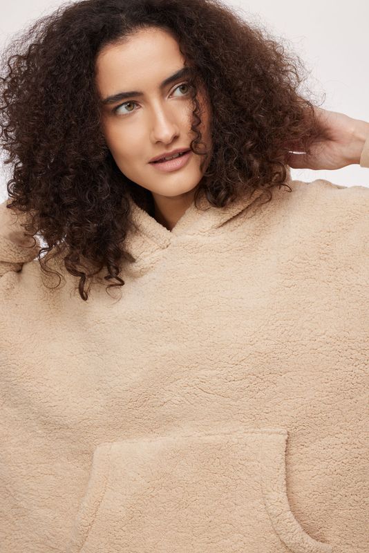 Woody – Oversized Hug Sweater – Beige