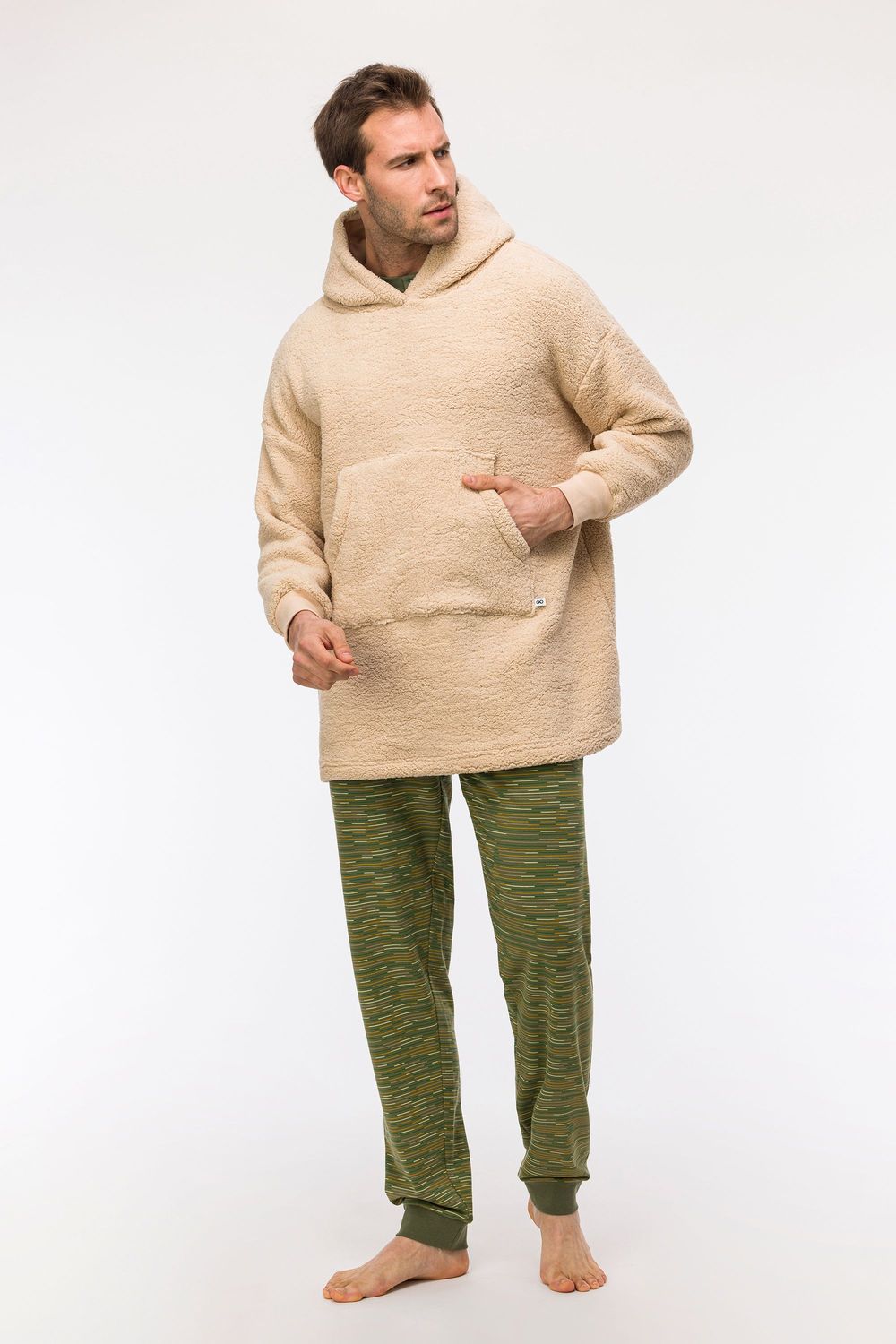 Woody – Oversized Hug Sweater – Beige