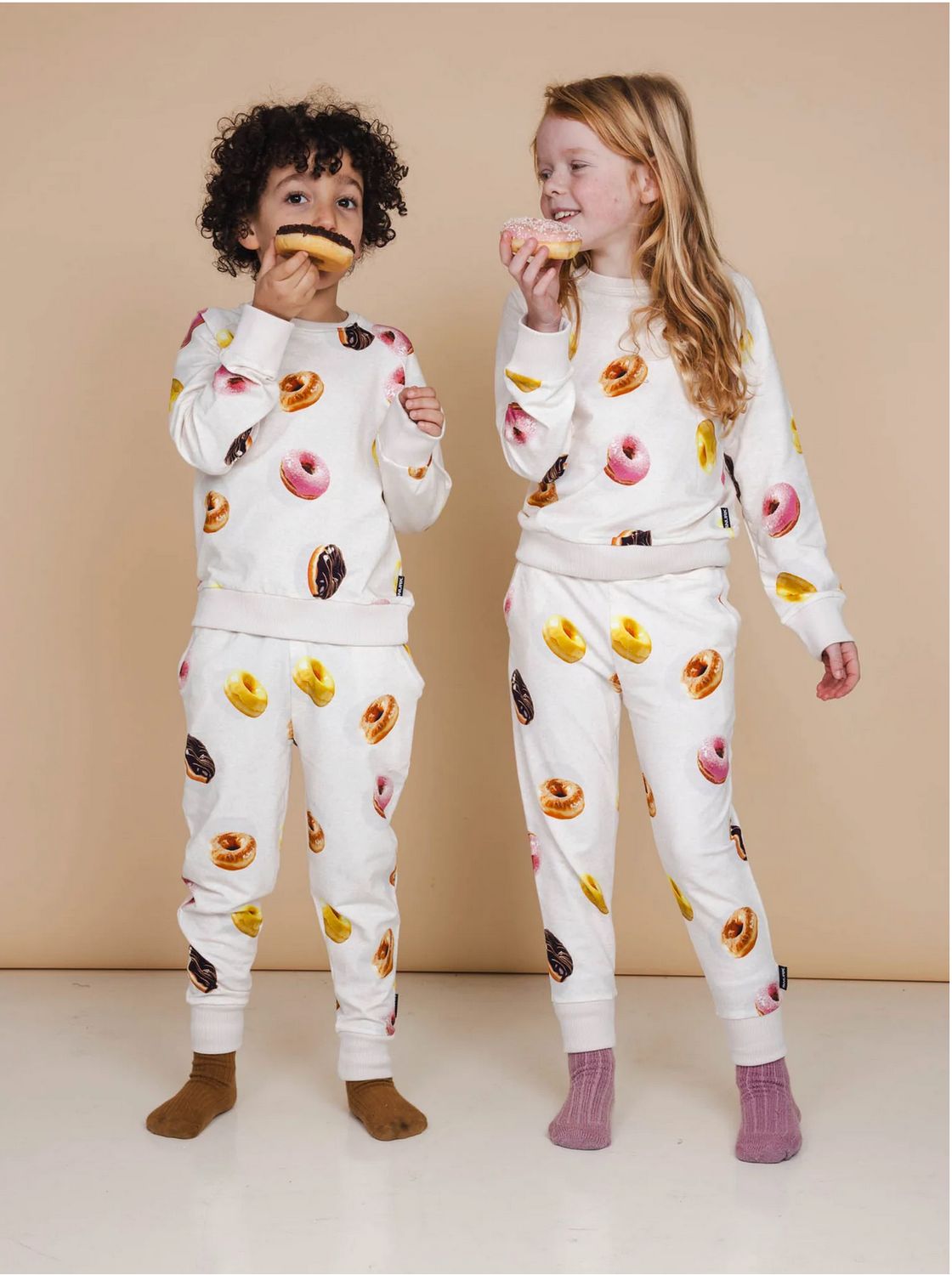 Snurk - Donuts Sweater en Broek set - Unisex