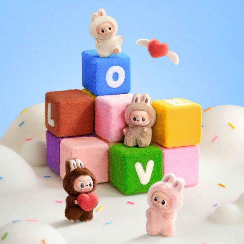 Pop Mart -  Labubu Pin For Love Series - 100% Origineel - Letters A-M - Welke letter trek jij? - Nieuwste Labubu Pop The Monsters release 2025