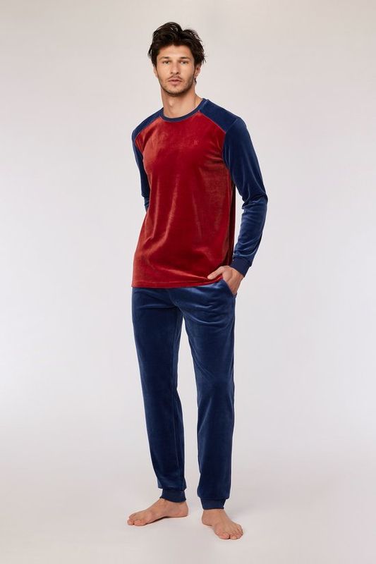 Woody - Donkerrode pyjama in velours met blauwe mouwen en broek
