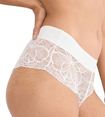 Triumph - Body Make-Up Illusion Lace Shorty - Ecru