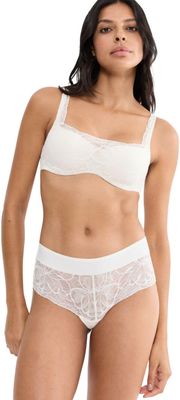 Triumph - Body Make-Up Illusion Lace Shorty - Ecru