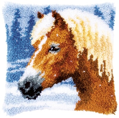 Knoopkussen Paard in de sneeuw