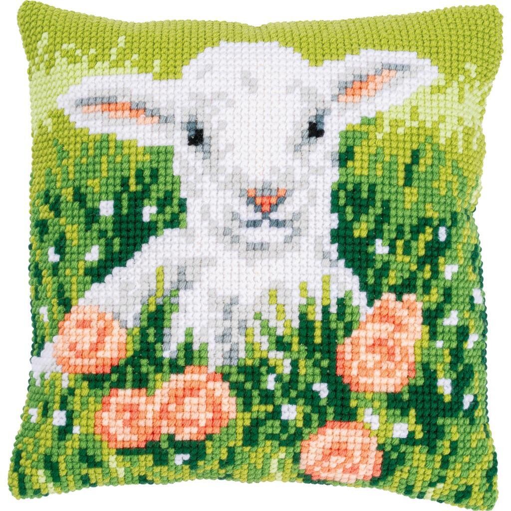 Kruissteek kussen Lam tussen bloemen