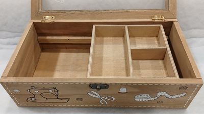 Nostalgische houten naaibox "De fil en aiguilles" met vakverdeling