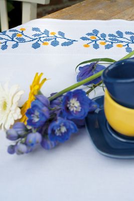 Aida tafelkleed kit met telpatroon "Blauwe ranken"