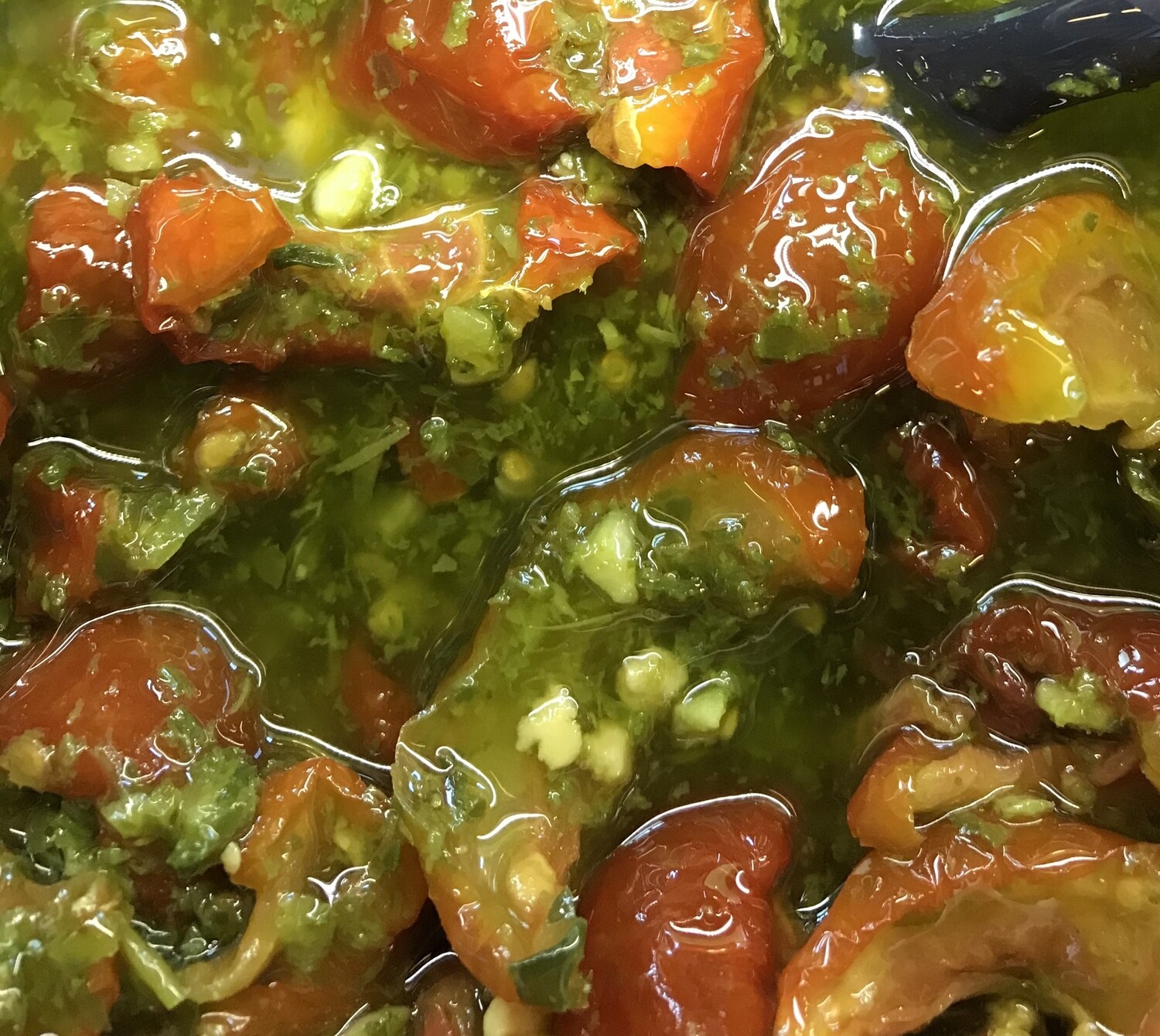 Tomaat &#39;pomamore&#39; basilicum en parmezaan 150g