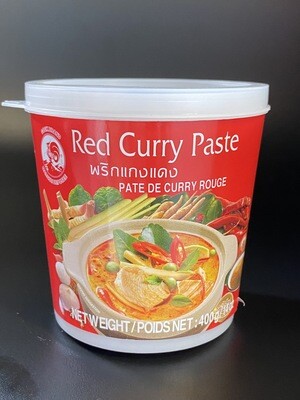 Curry pasta rood