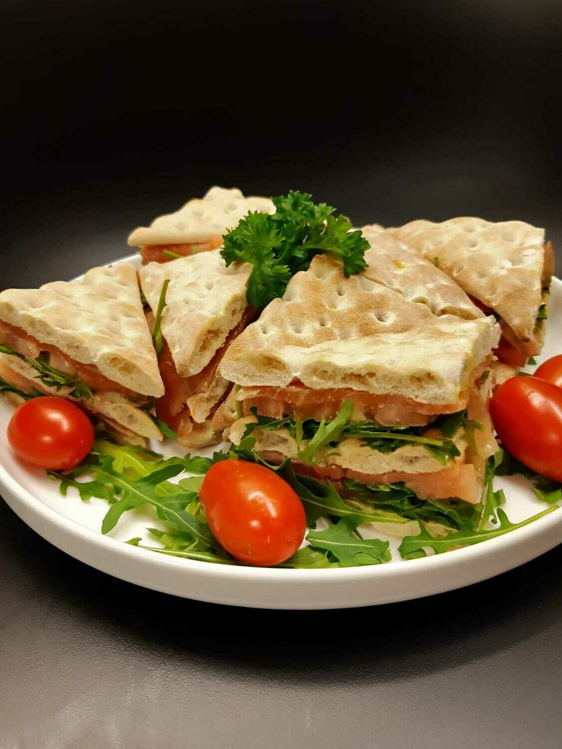 Apero-laagjestaart zalm