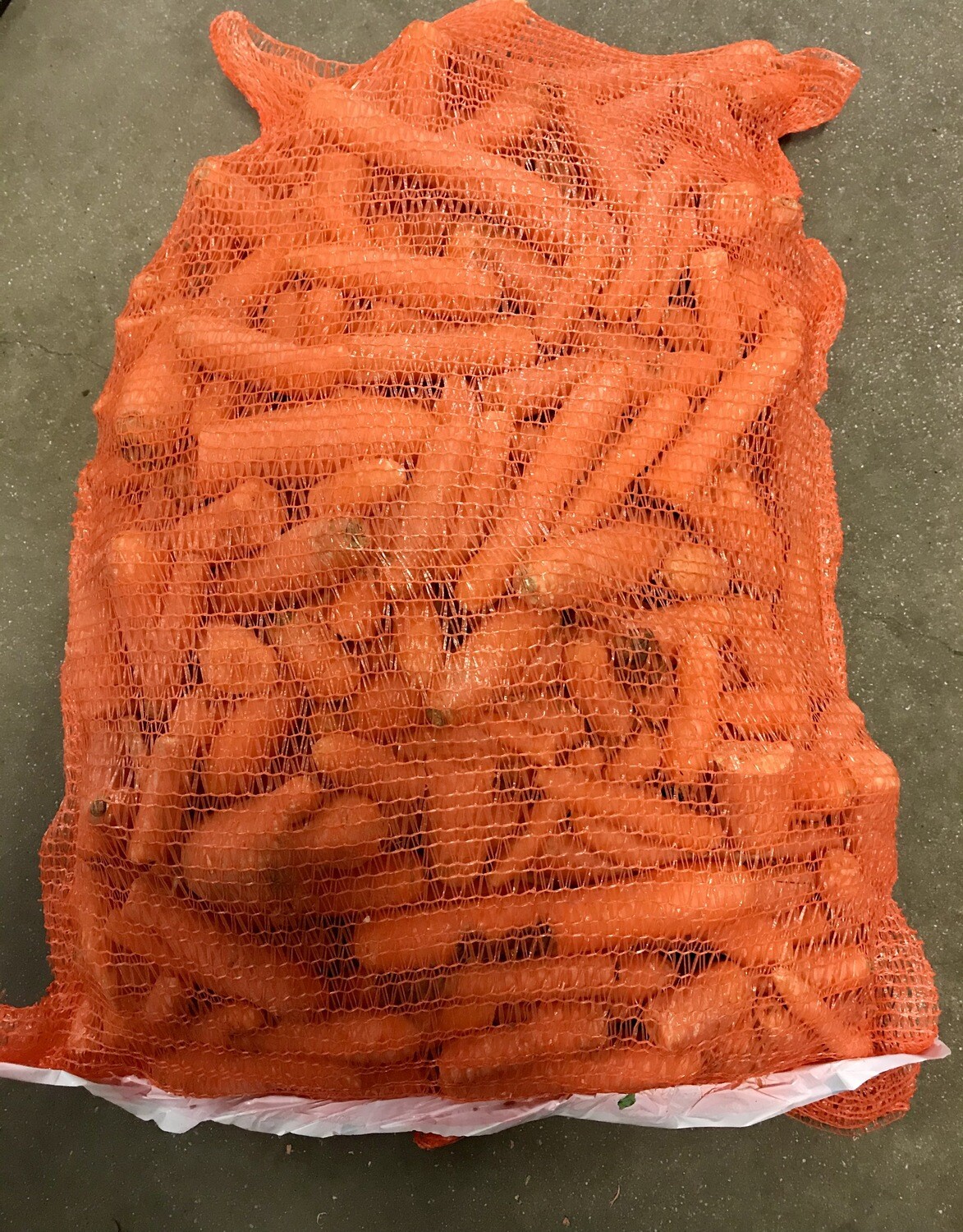 Wortelen stukken per zak van 20 KG