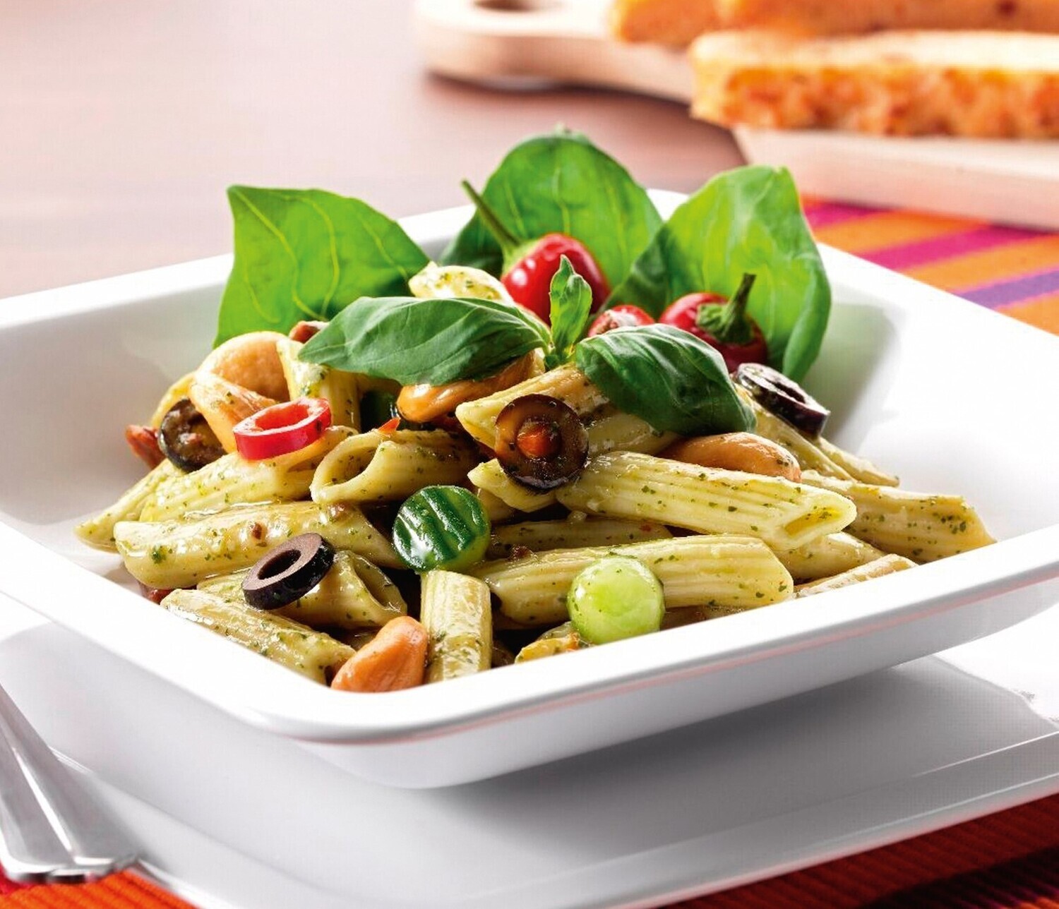 Pasta pesto salade per 100g