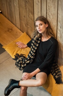 Signe Nature Zwart kleed met V hals