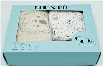 Eskimo baby starter box: Pyjama / Romper / Muts / wandjes