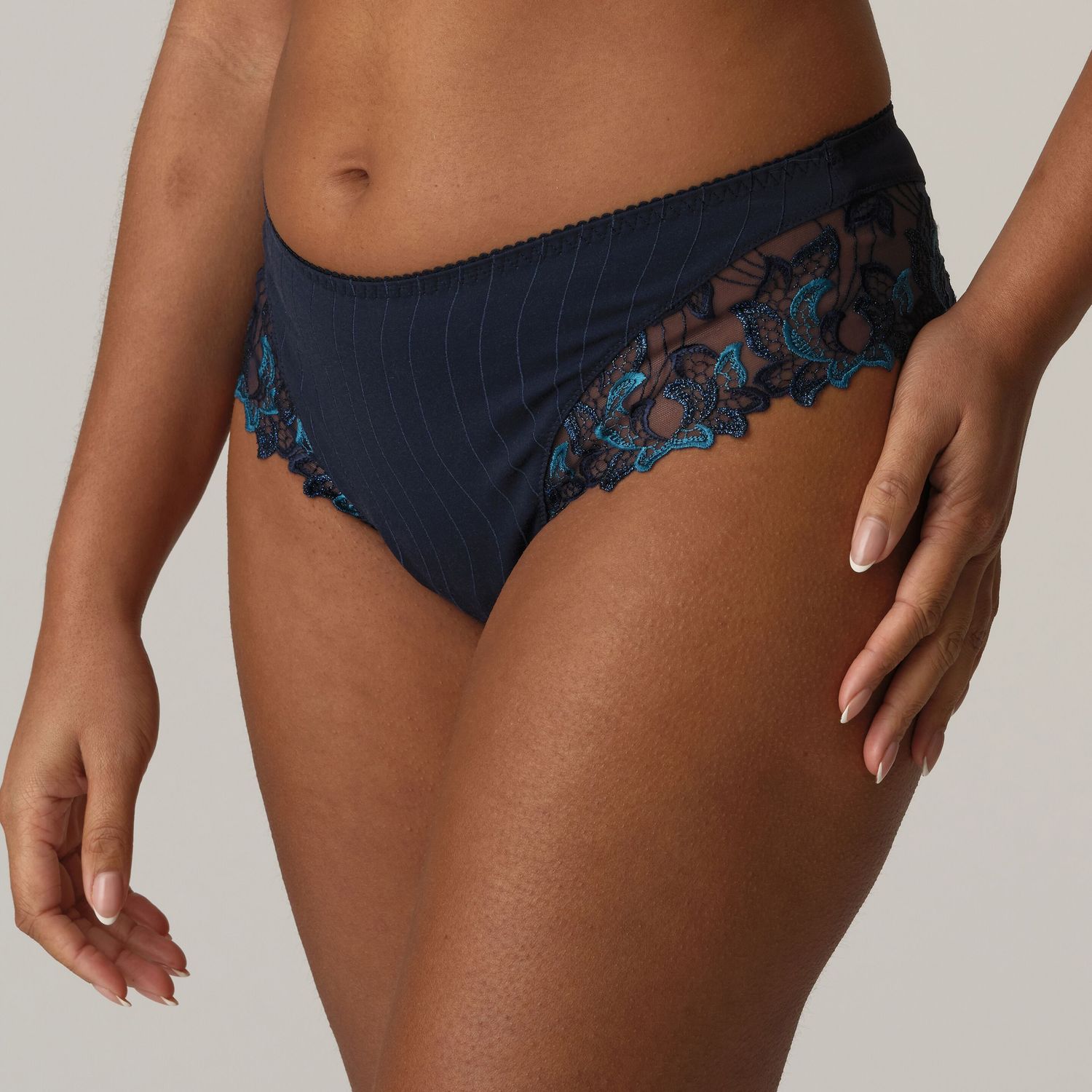 Prima Donna Deauville String : Velvezt Blue ( Laag model )
