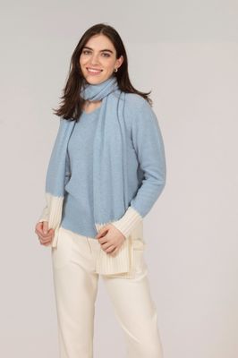 Punto Dames Trui: Licht blauw afgewerkt met ecru