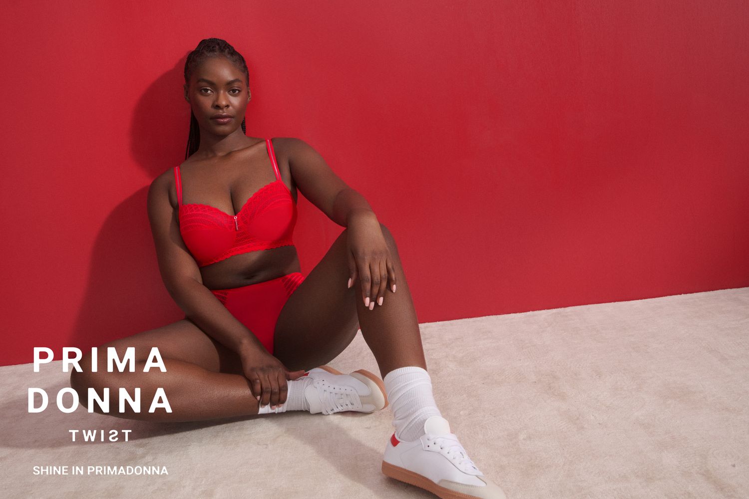 Prima Donna Twist String: East End, True Red,