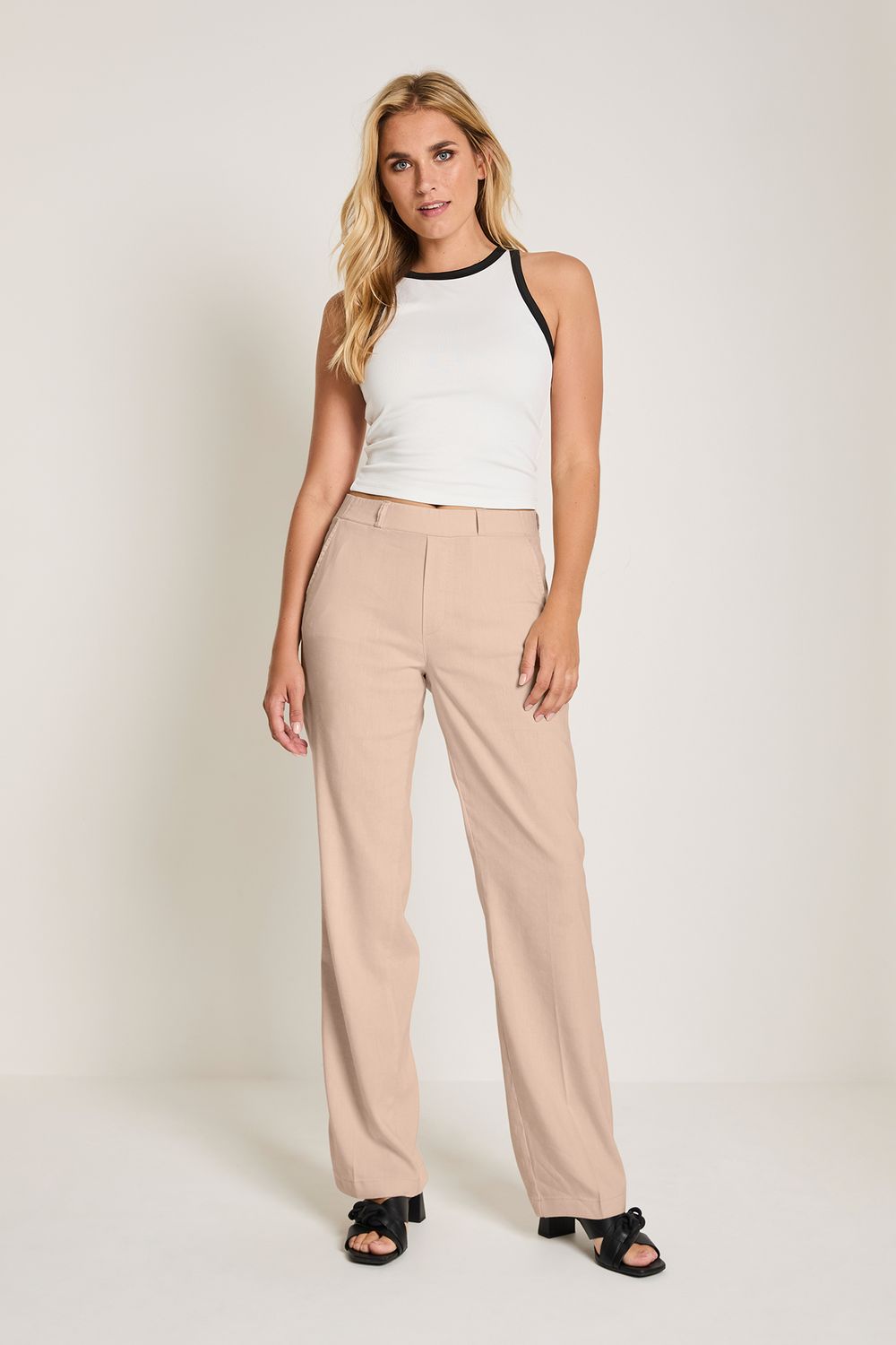Para Mi Linnen Broek: Hannah Flowy linnen, Almond kleur
