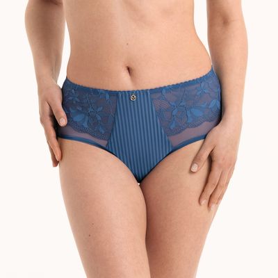 Rosa Faia ( Anita ) Taille Slip: Sita, Blue Heaven