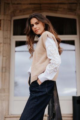 Signe Nature dames bloes: wit, broderie op de arm