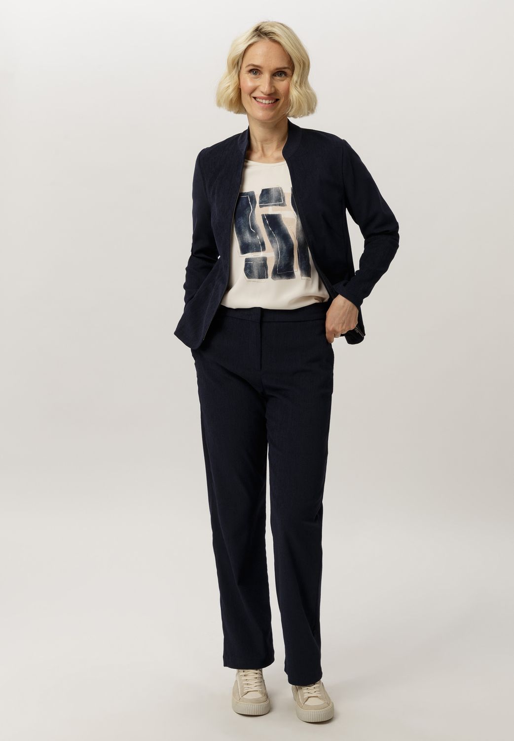 Frank Walder dames broek: Anna, Donker blauw, ribfluweel, elastiek in de lenden