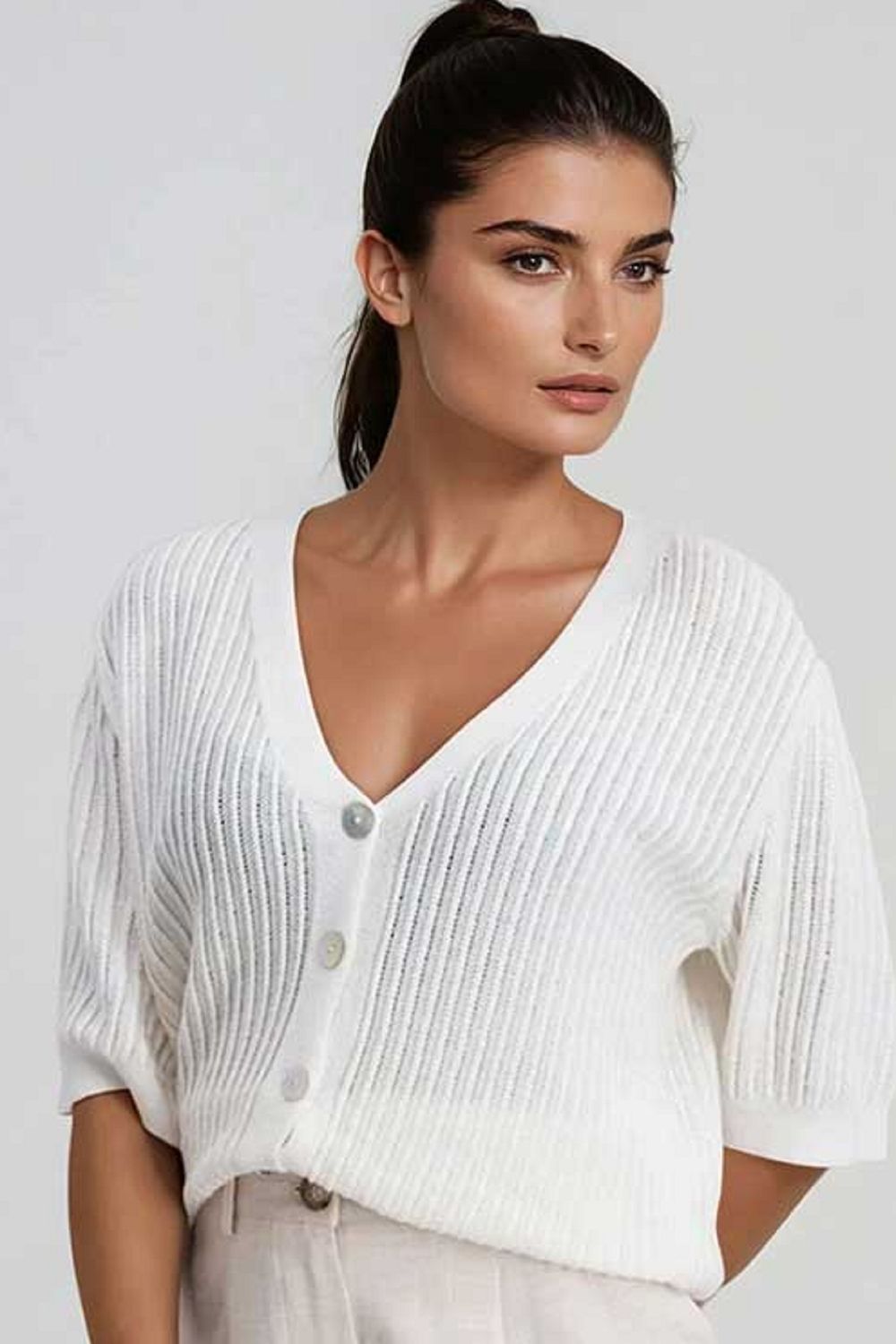 Signe Nature dames cardigan: Ecru, met knopen en korte mouw