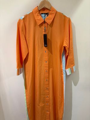 Punto Dames kleed: Joelle, oranje, gestreepte achterkant