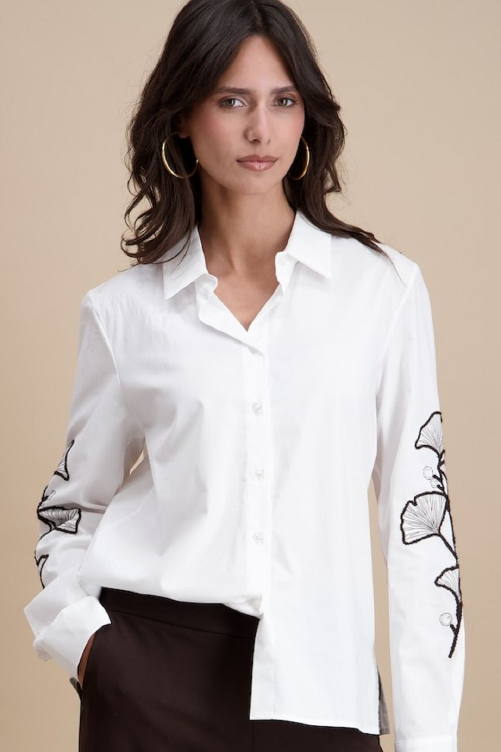 Signe Nature Bloes: Doorknoop model, Wit met bruine broderie
