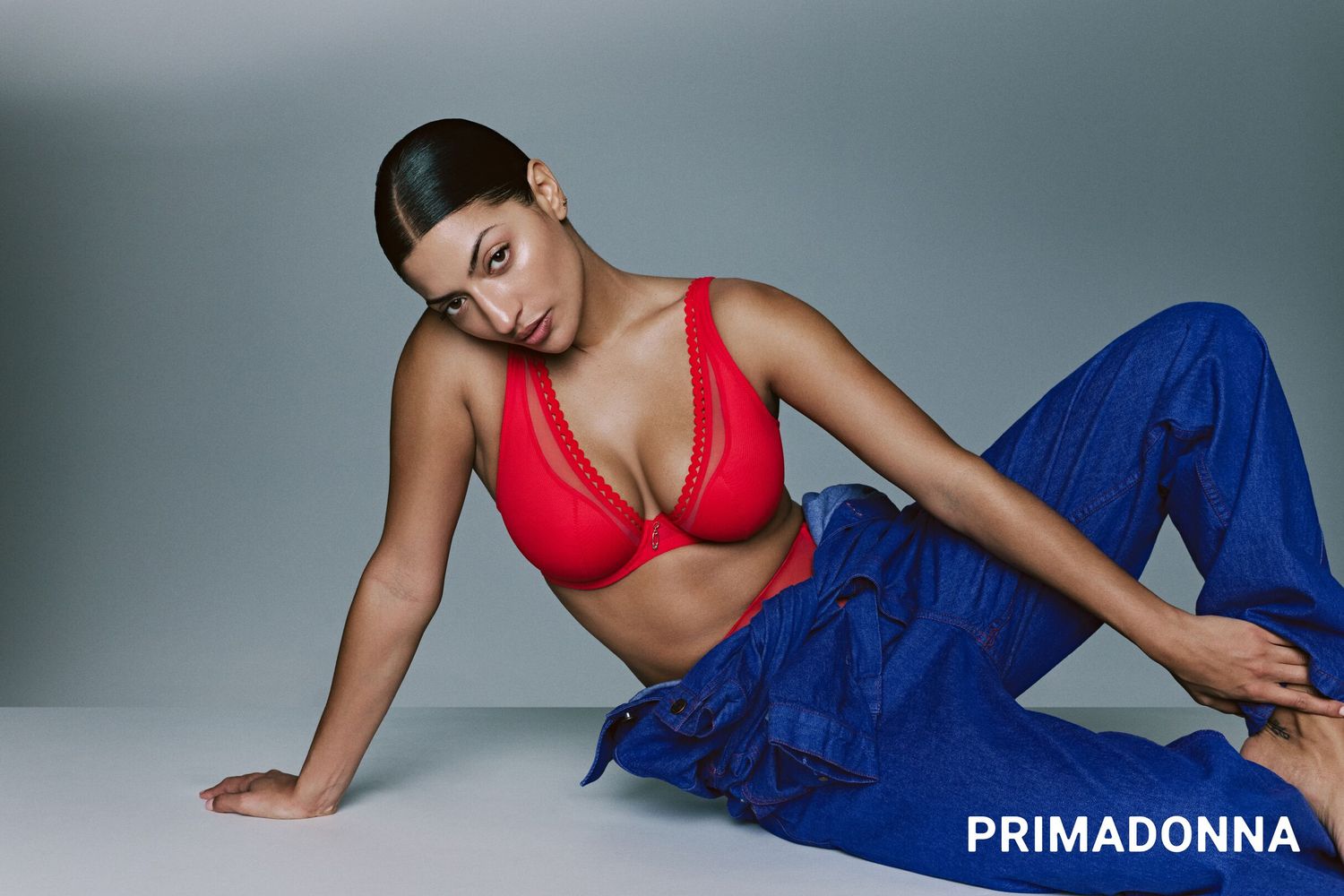Prima Donna Twist String: Wowgirl, True Red, string
