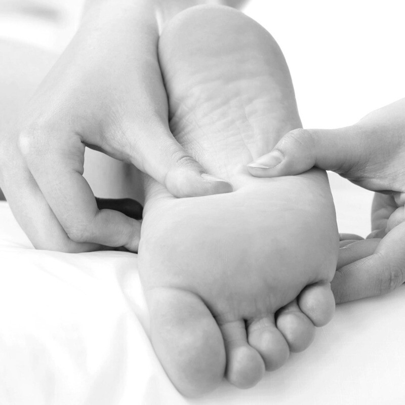 LEGS &amp; FEET MASSAGE