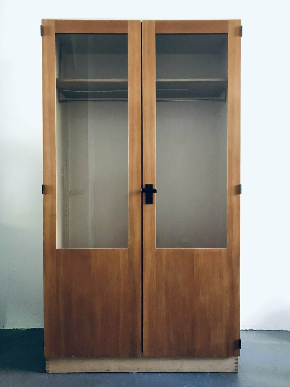 VINTAGE SCHRANK