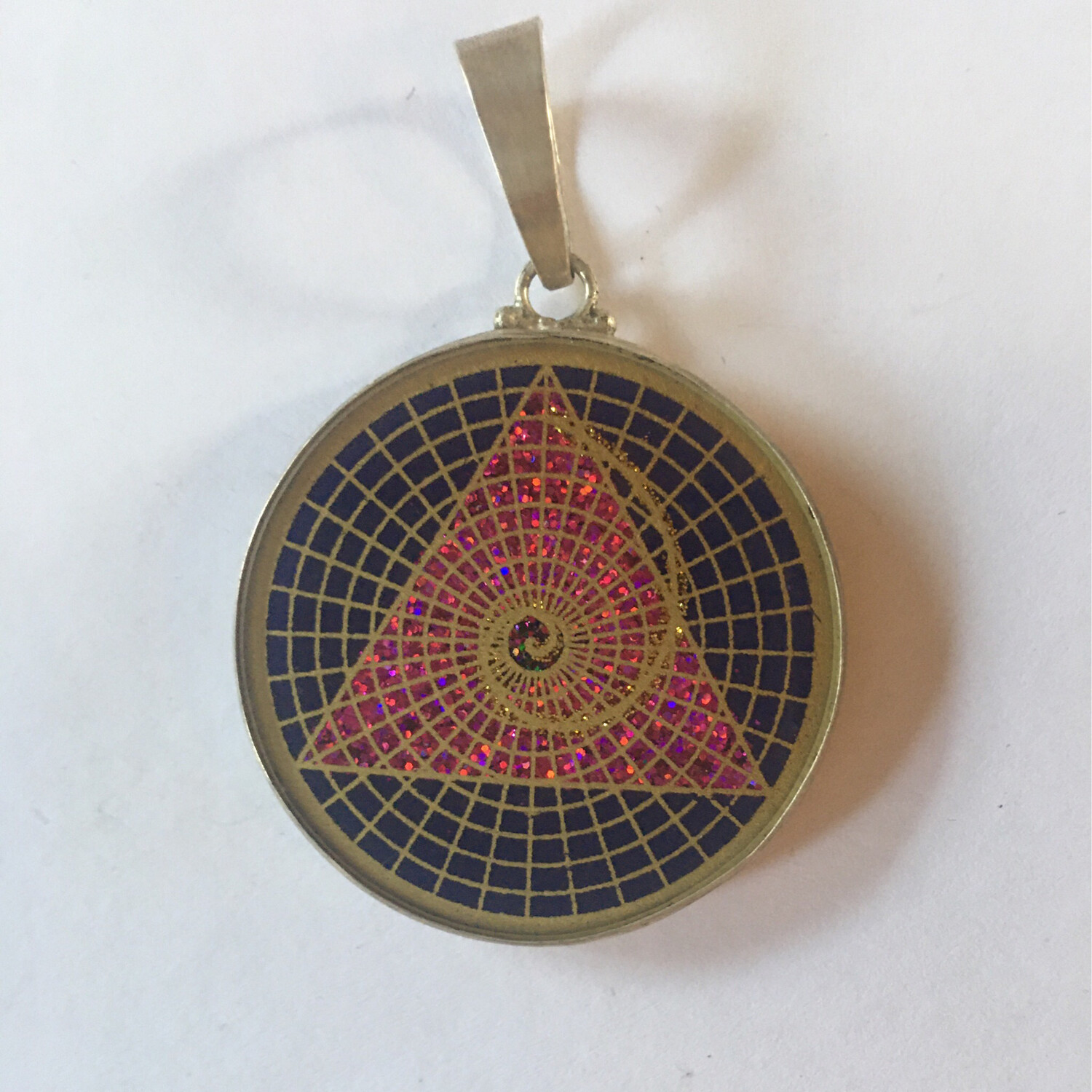 Pingente Grande Geometria Sagrada Triângulo no Espiral (lápis lazuli) 