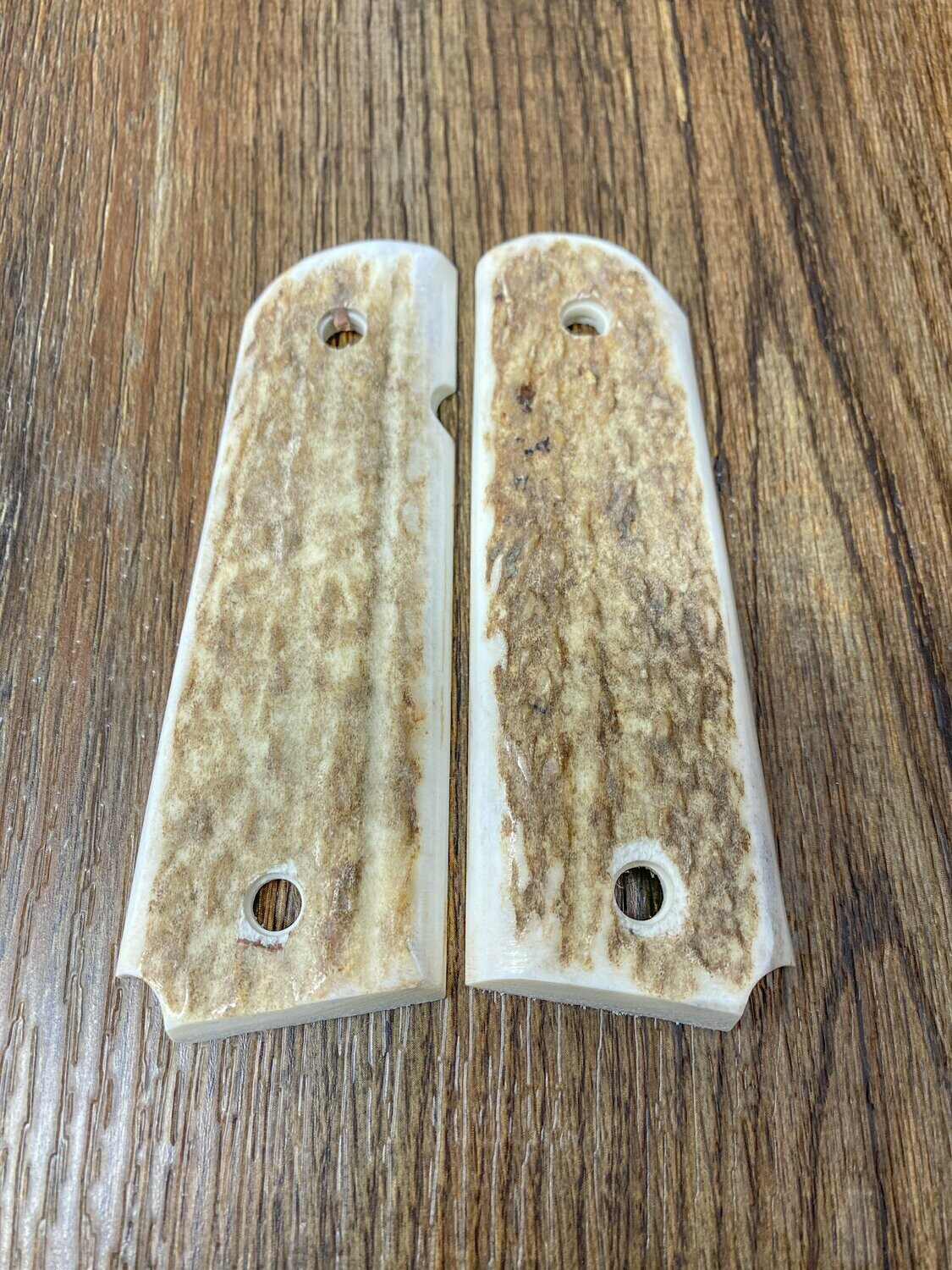 Traditional 1911 Stag Grips