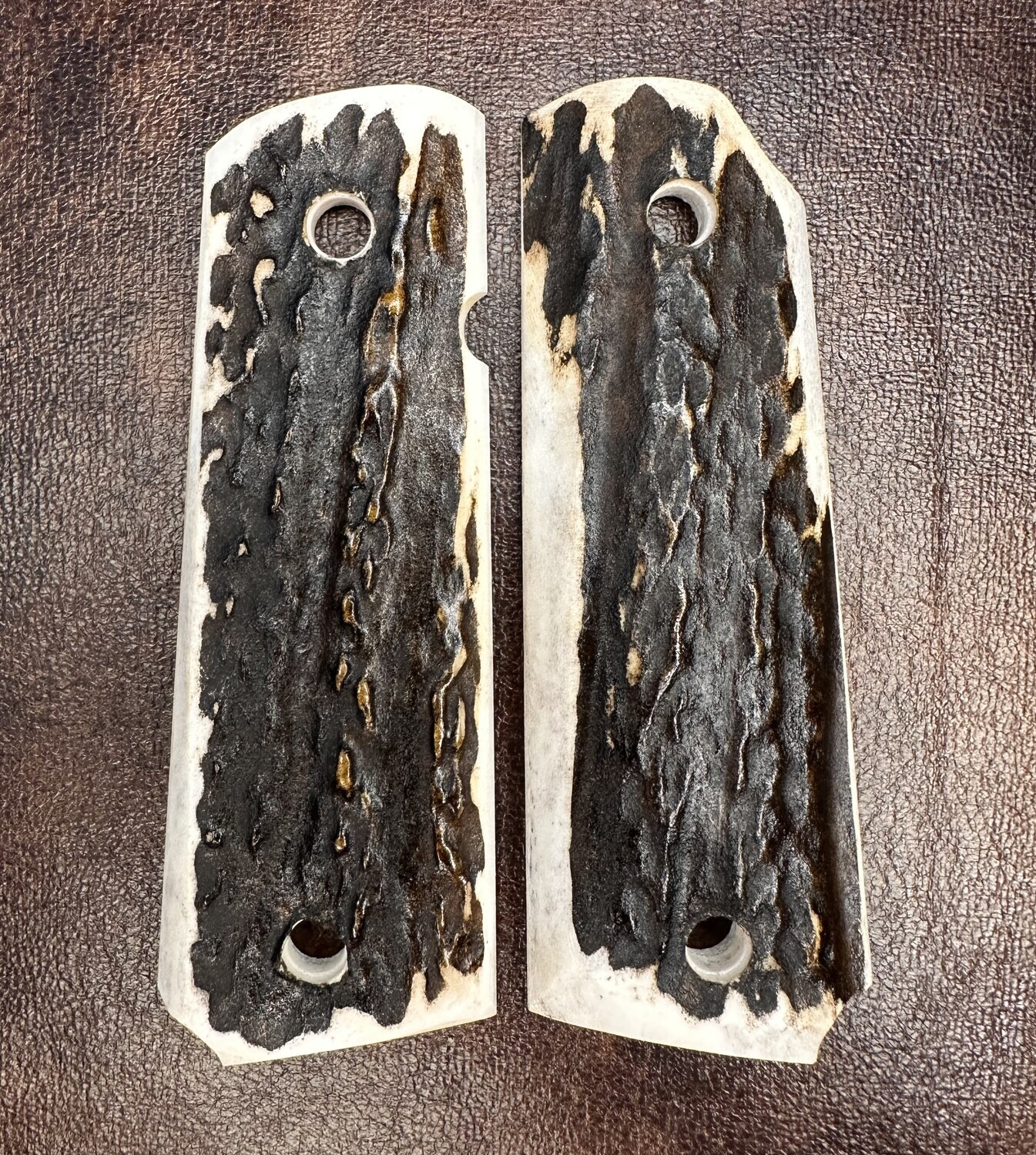 Traditional 1911 Stag Grips