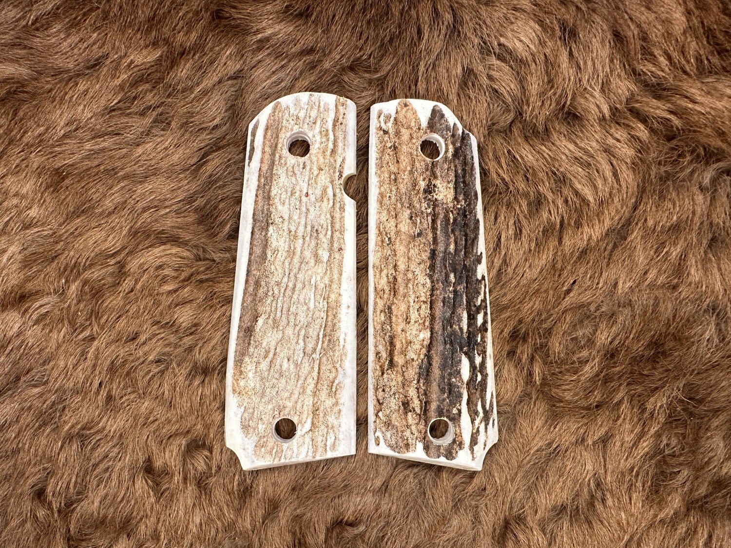 Traditional 1911 Stag Grips