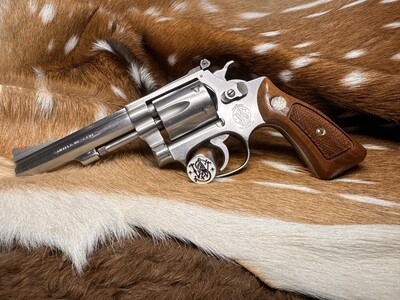Smith & Wesson Model 63 (No Dash) .22LR Revolver